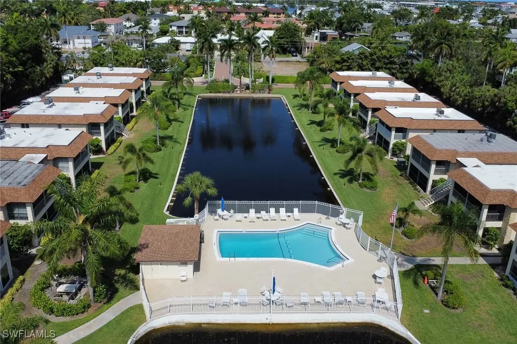 1155 Sandpiper Street Naples FL 34102