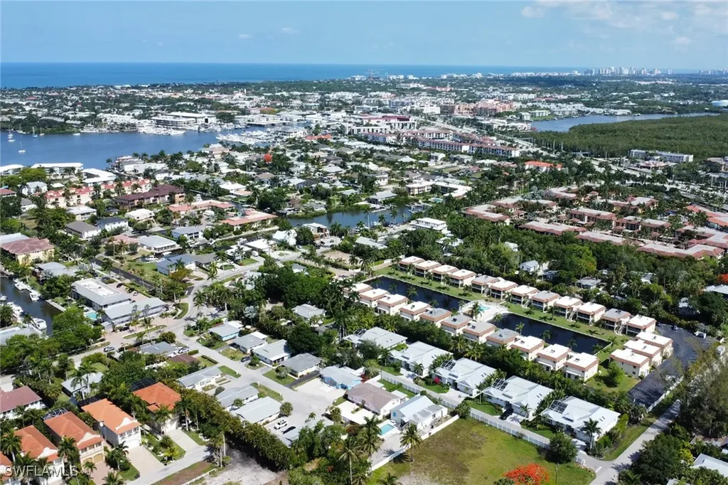 1155 Sandpiper Street Naples FL 34102