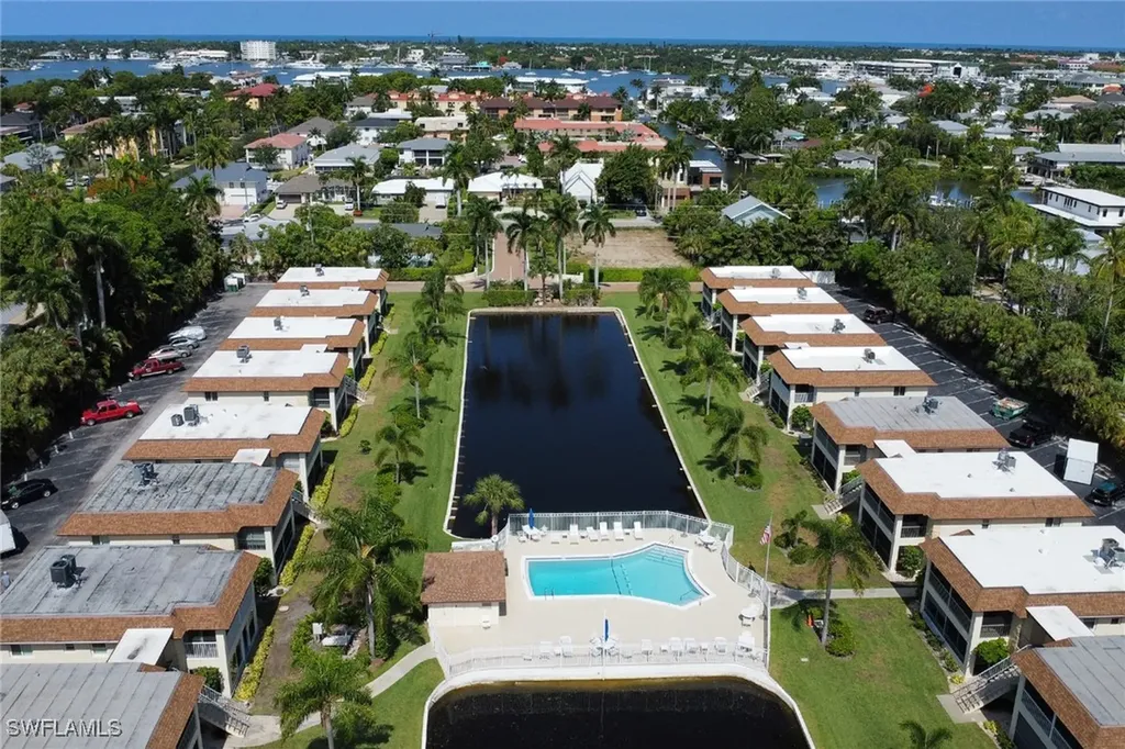 1155 Sandpiper Street Naples FL 34102