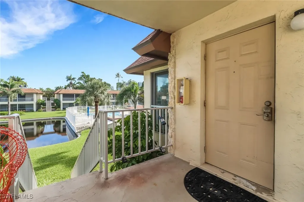 1155 Sandpiper Street Naples FL 34102