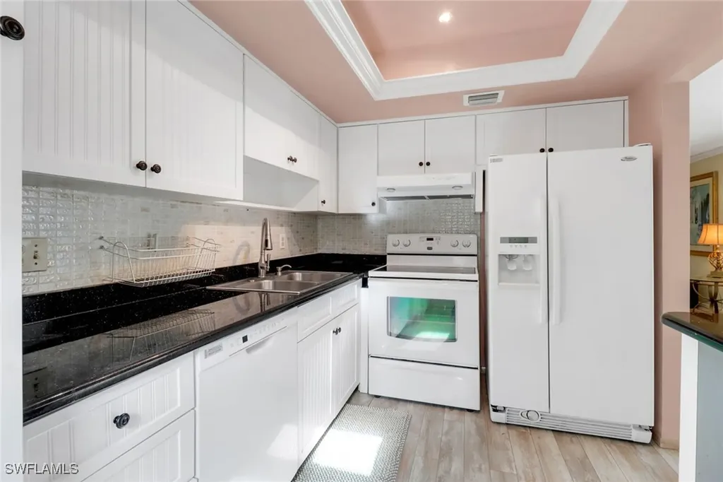 1155 Sandpiper Street Naples FL 34102