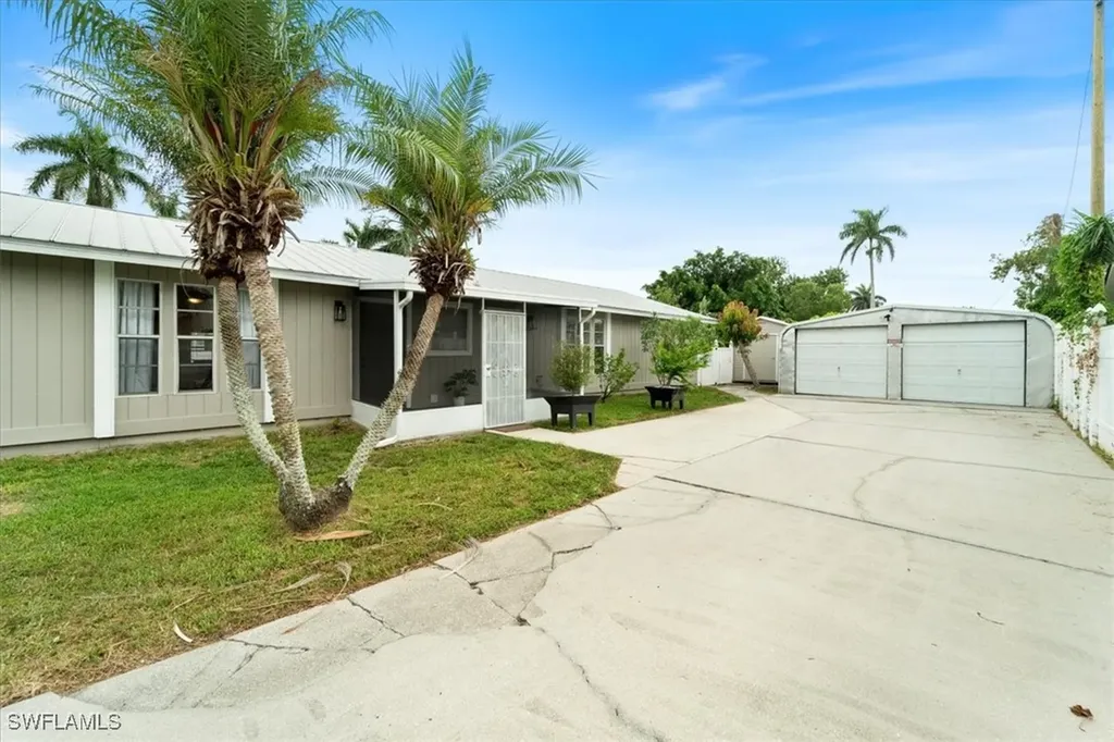 51-55 Lake Street North Fort Myers FL 33903