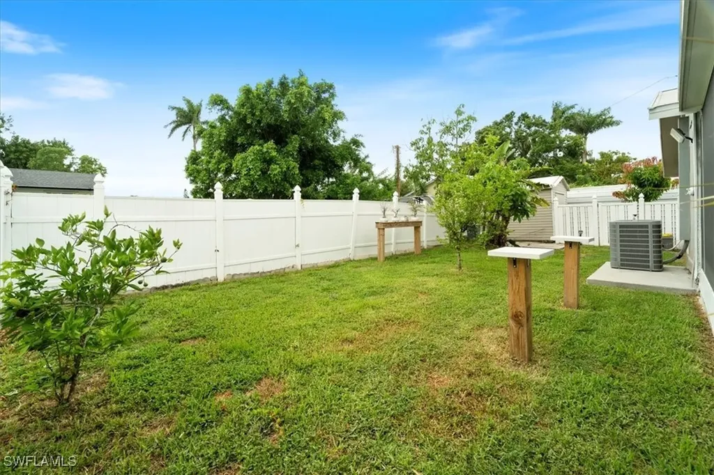 51-55 Lake Street North Fort Myers FL 33903