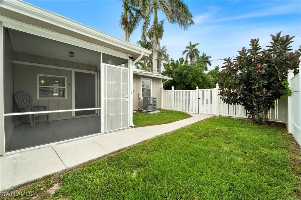 51-55 Lake Street North Fort Myers FL 33903