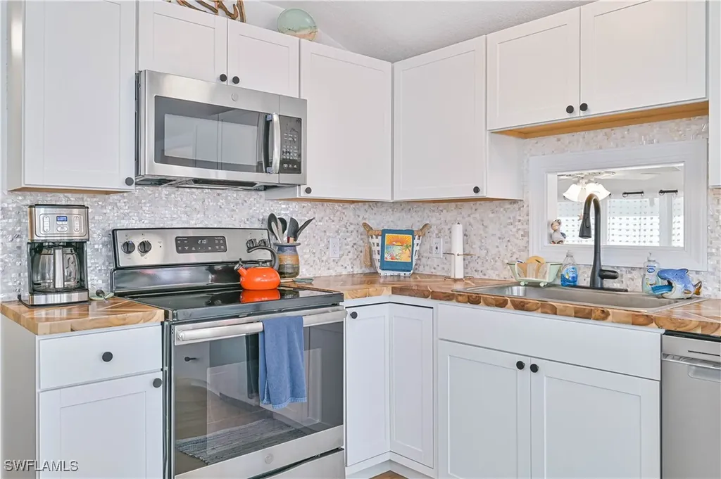 17029 Puppy Dog Drive Fort Myers FL 33908