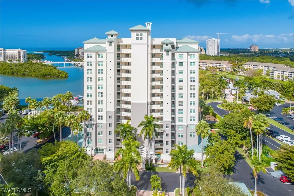 Naples FL, 430 Cove Tower Drive, Unit 501