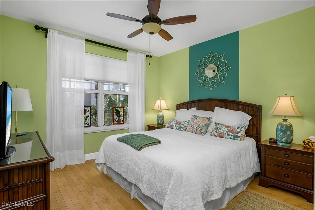 430 Cove Tower Drive Naples FL 34110