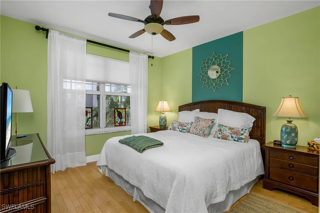 430 Cove Tower Drive Naples FL 34110