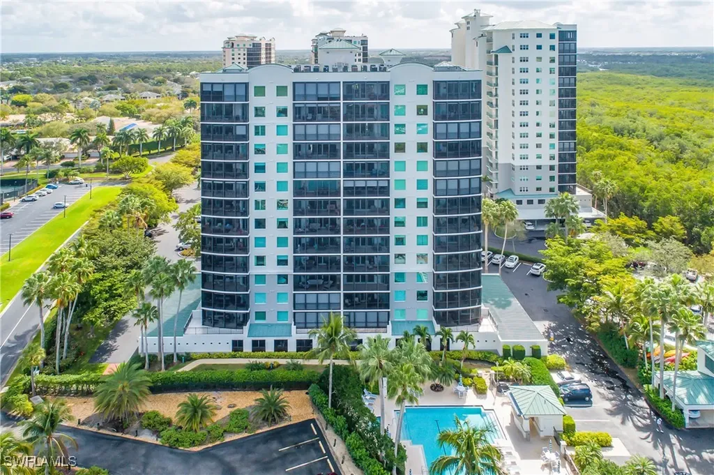 430 Cove Tower Drive Naples FL 34110