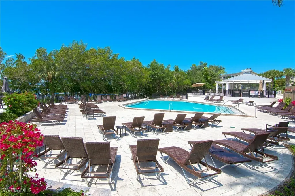 430 Cove Tower Drive Naples FL 34110