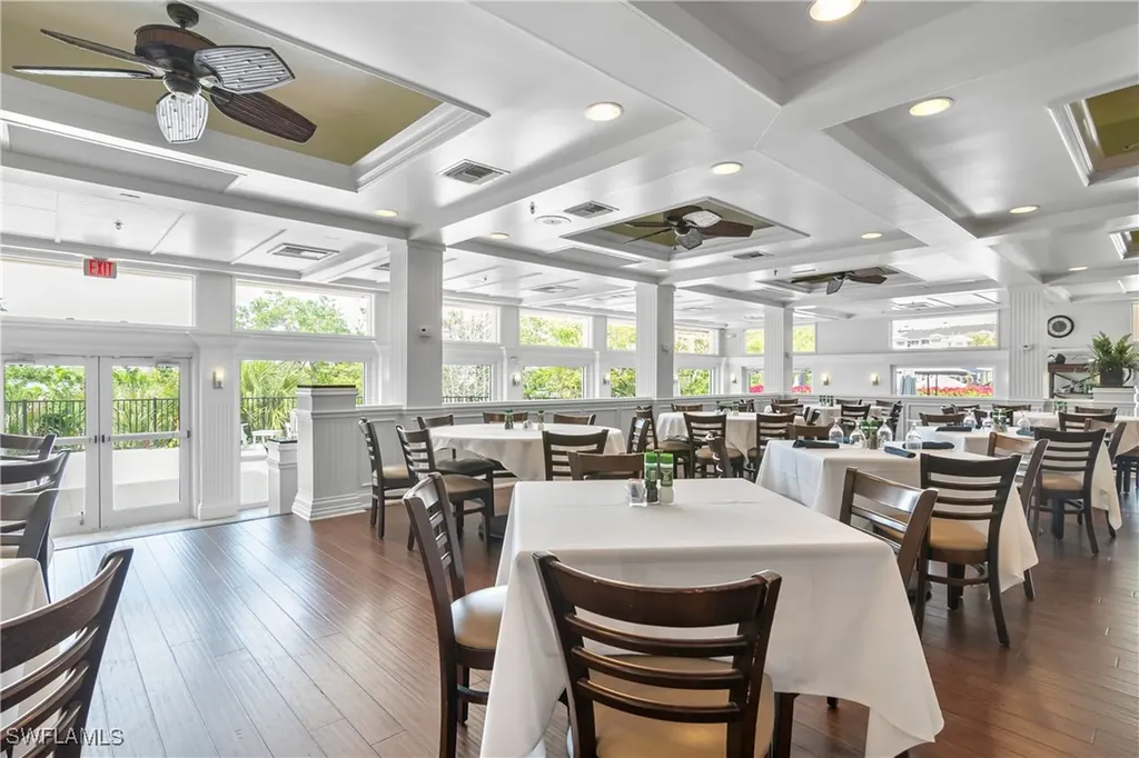 430 Cove Tower Drive Naples FL 34110