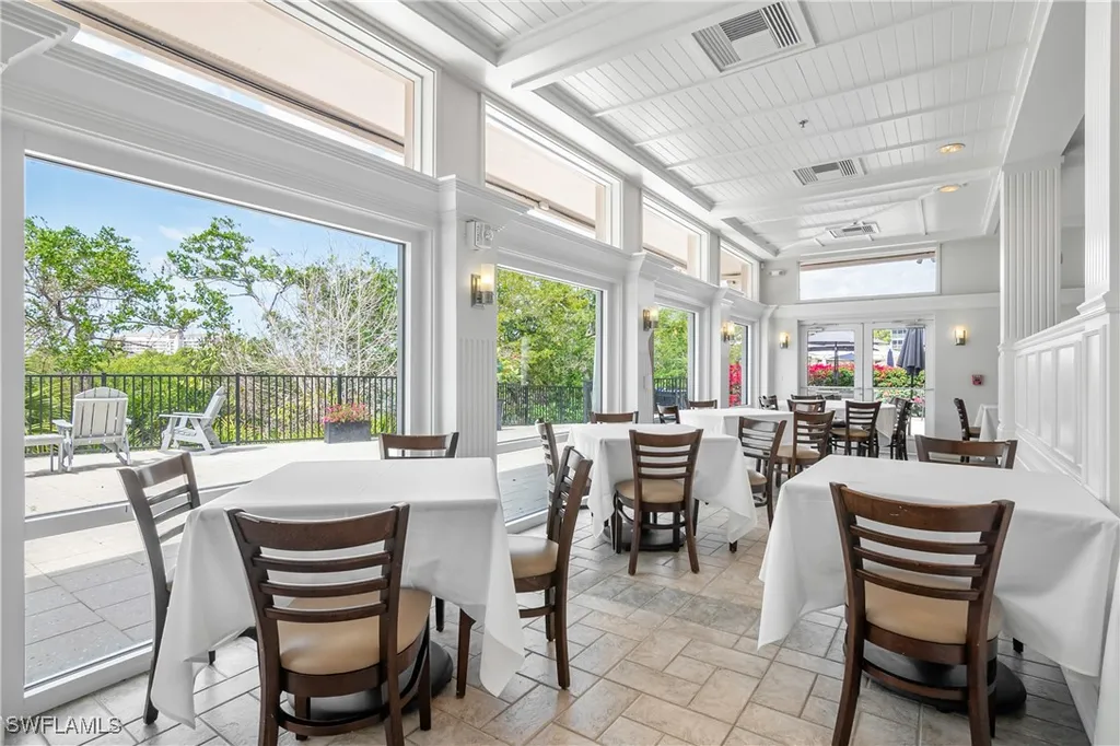 430 Cove Tower Drive Naples FL 34110