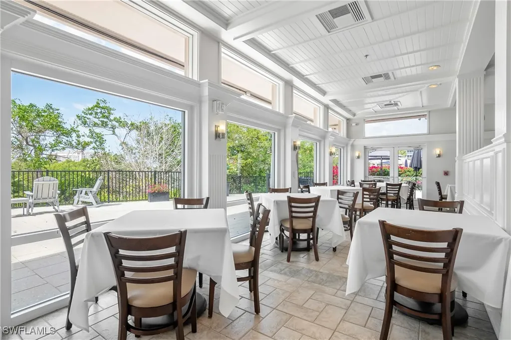 430 Cove Tower Drive Naples FL 34110
