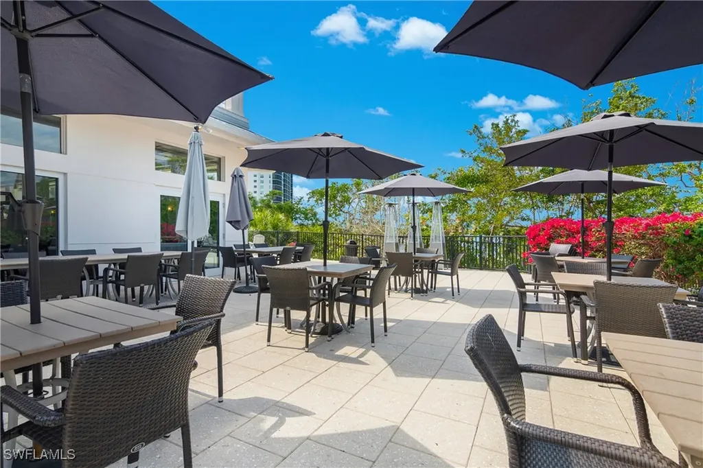 430 Cove Tower Drive Naples FL 34110