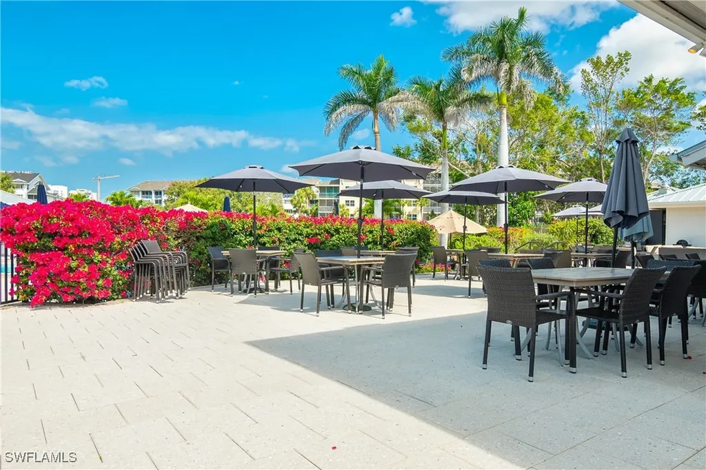 430 Cove Tower Drive Naples FL 34110