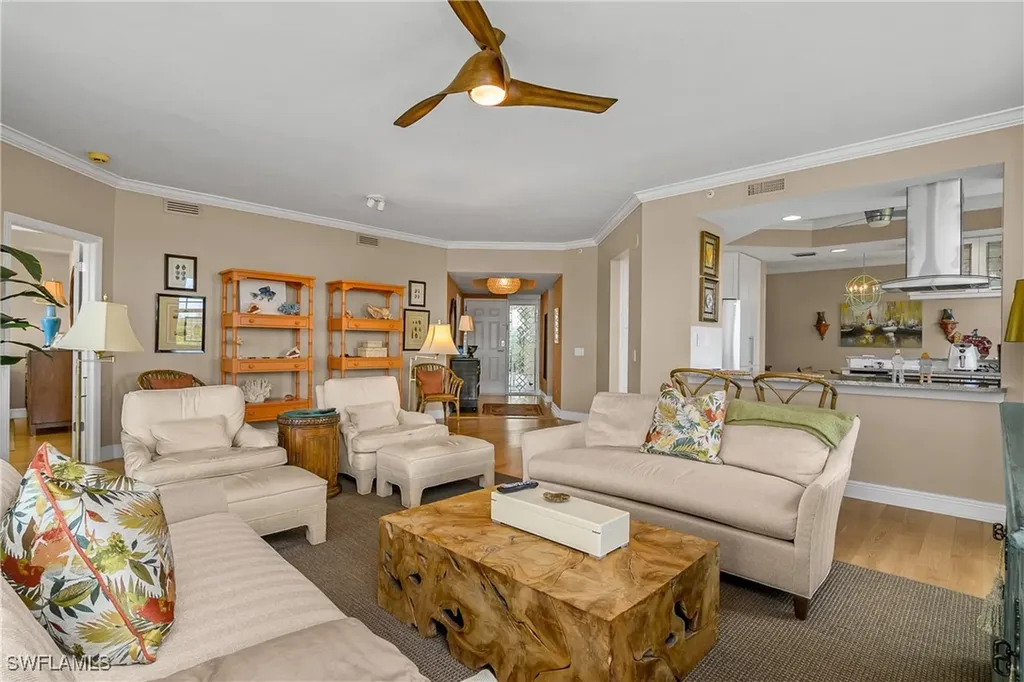 430 Cove Tower Drive Naples FL 34110