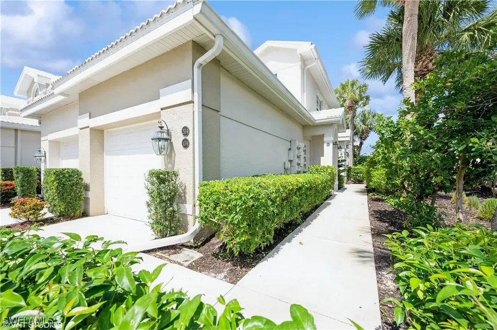 4610 Hawks Nest Drive Naples FL 34114