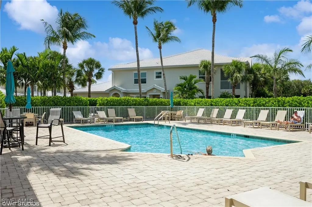 4610 Hawks Nest Drive Naples FL 34114