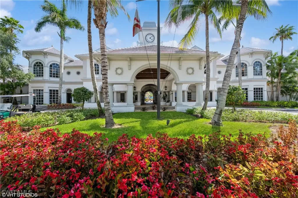 4610 Hawks Nest Drive Naples FL 34114