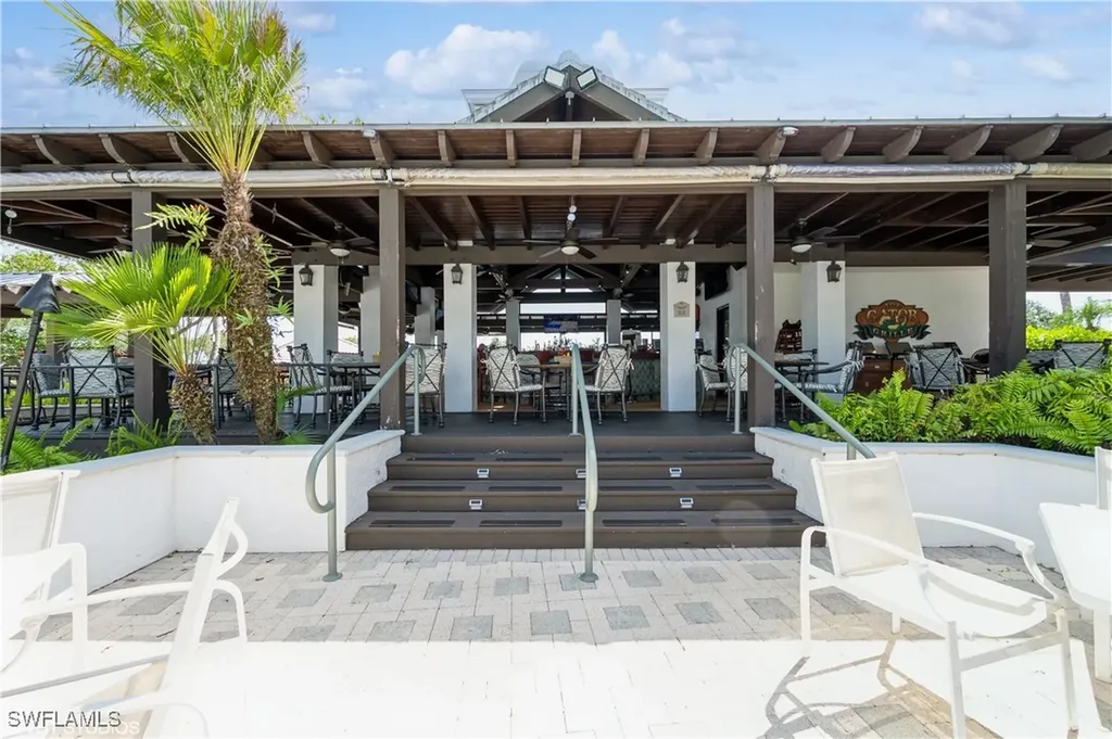 4610 Hawks Nest Drive Naples FL 34114