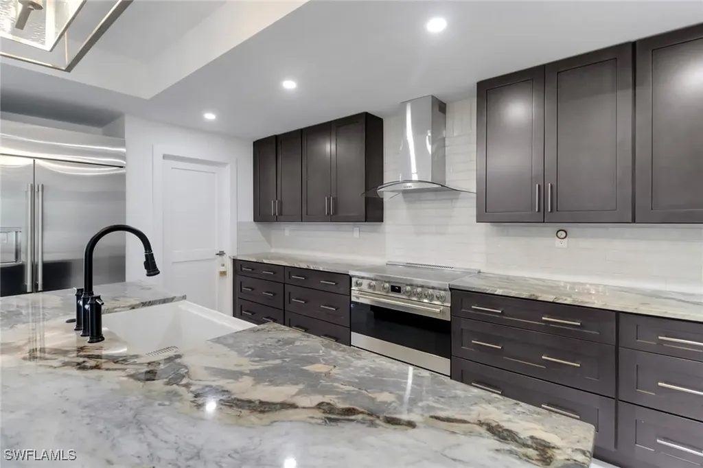 1262 10th Street N Naples FL 34102