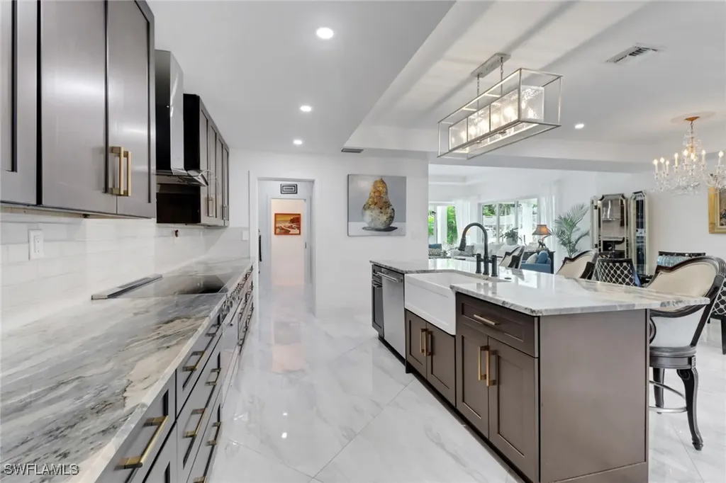 1262 10th Street N Naples FL 34102