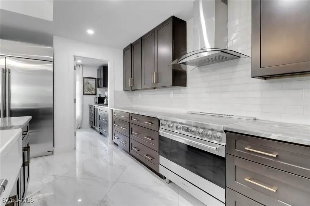 1262 10th Street N Naples FL 34102