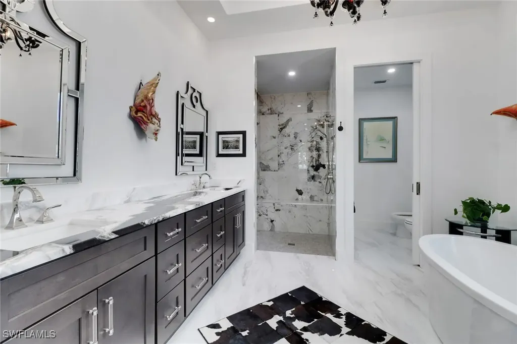 1262 10th Street N Naples FL 34102