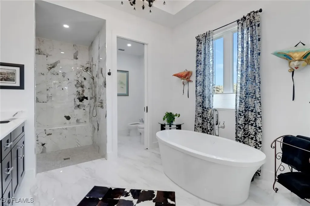 1262 10th Street N Naples FL 34102