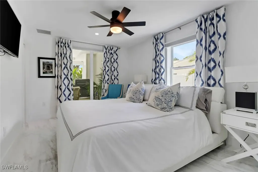 1262 10th Street N Naples FL 34102