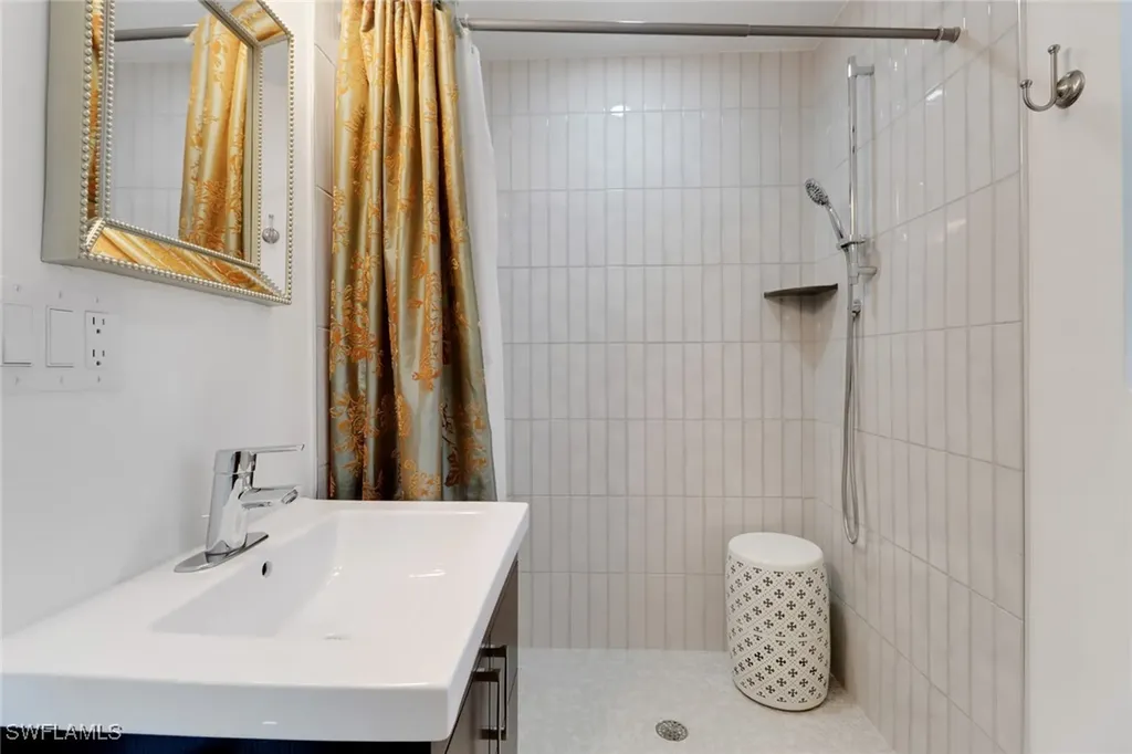 1262 10th Street N Naples FL 34102