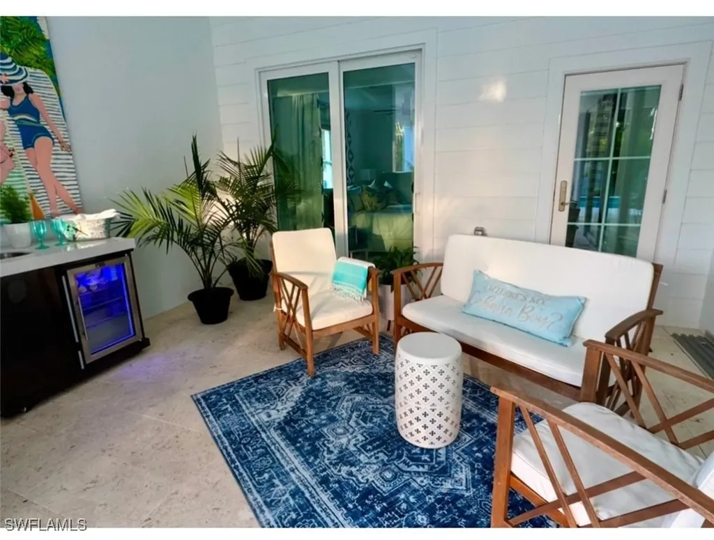 1262 10th Street N Naples FL 34102