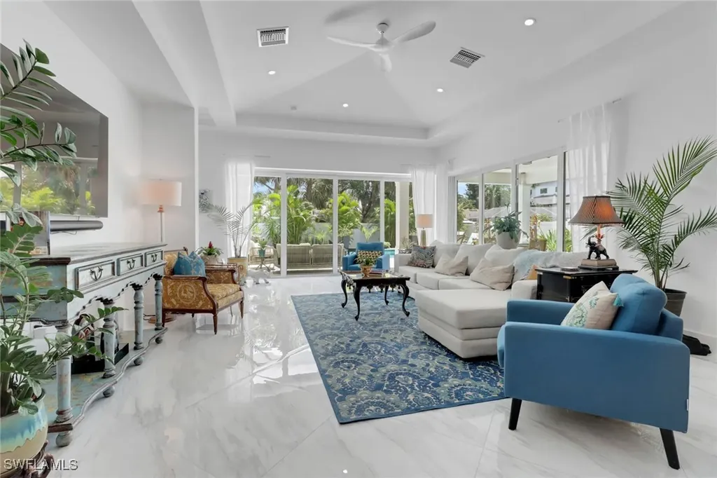 1262 10th Street N Naples FL 34102