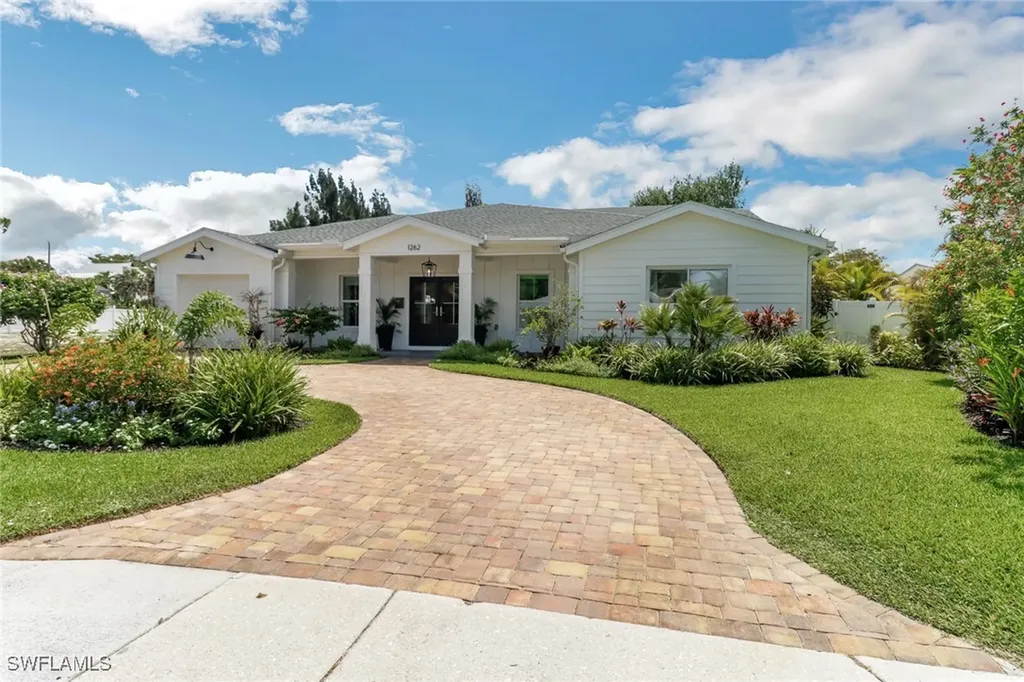 1262 10th Street N Naples FL 34102