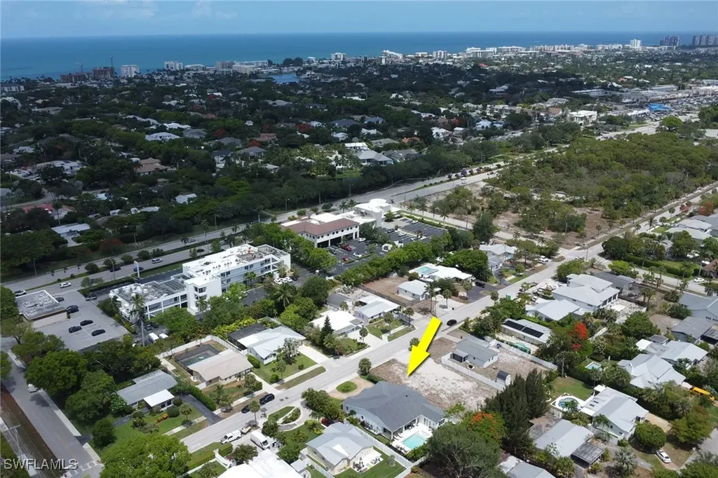 1262 10th Street N Naples FL 34102