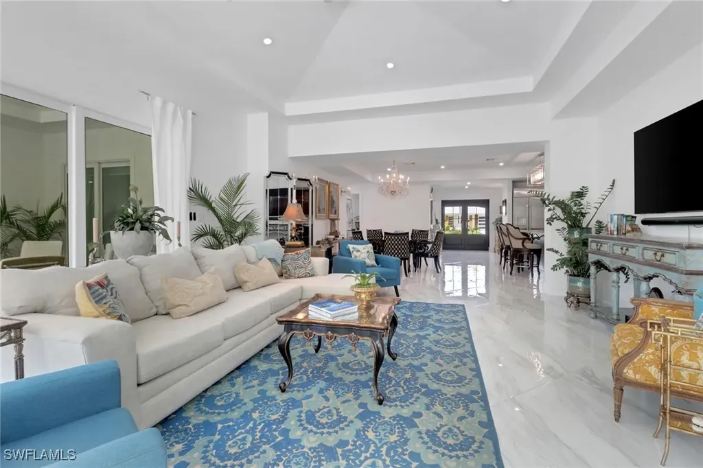 1262 10th Street N Naples FL 34102