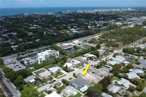 1262 10TH Street N Naples FL 34102