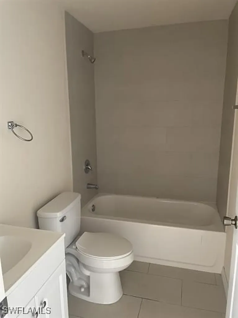 903 Cape Coral Parkway W Cape Coral FL 33914