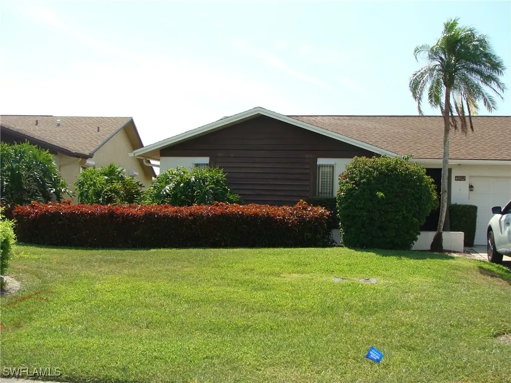 4802 Lakewood Boulevard Naples FL 34112