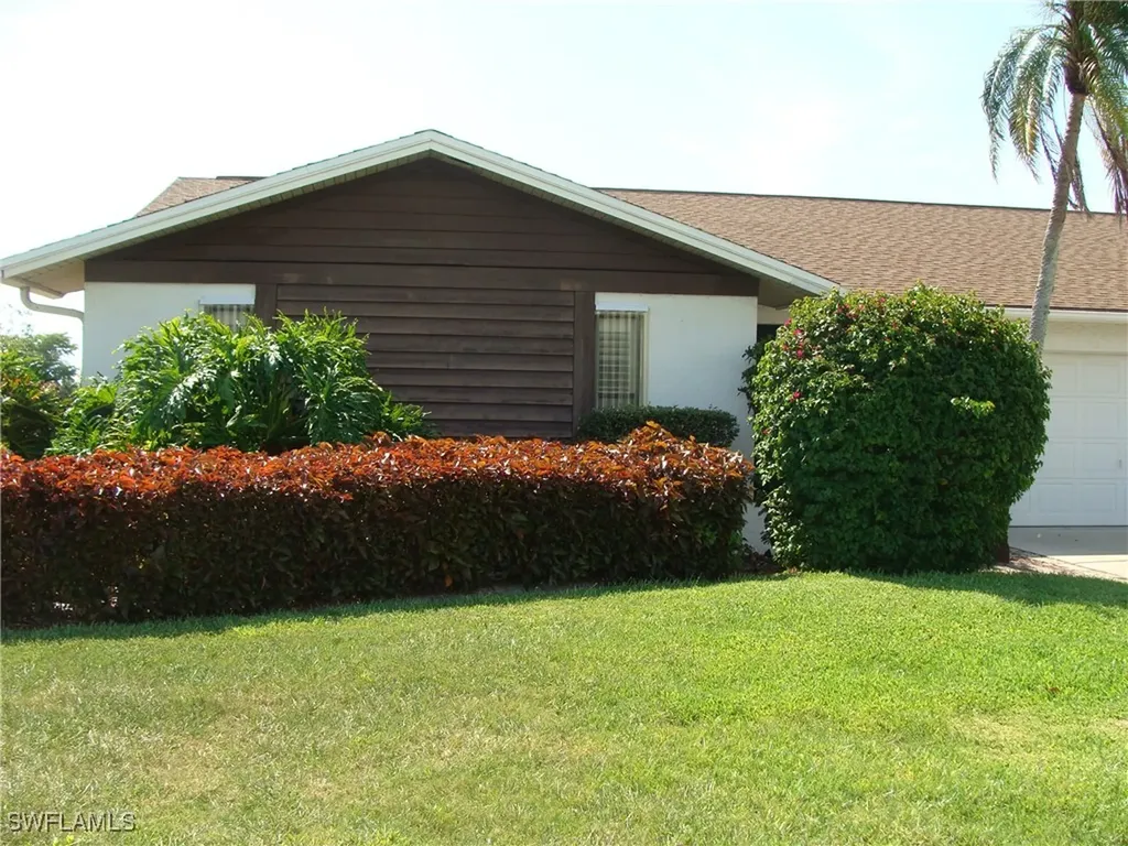 4802 Lakewood Boulevard Naples FL 34112