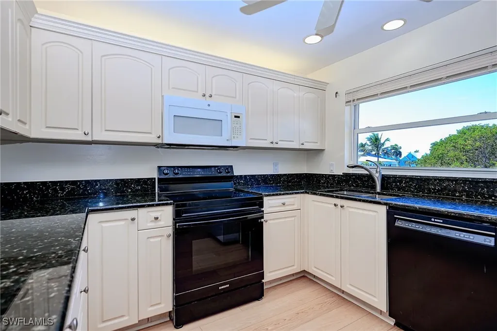 1100 8th Avenue S Naples FL 34102