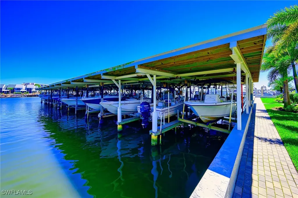 1100 8th Avenue S Naples FL 34102