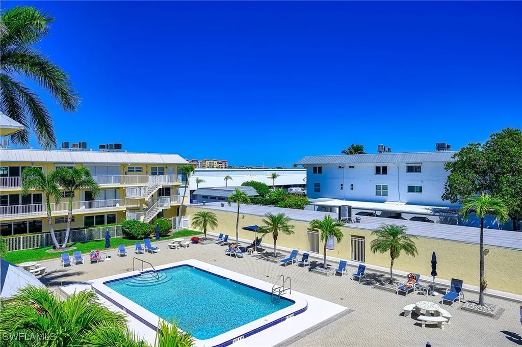 1100 8th Avenue S Naples FL 34102