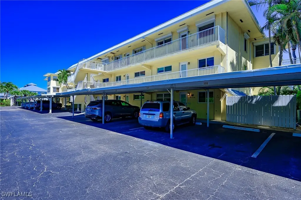 1100 8th Avenue S Naples FL 34102