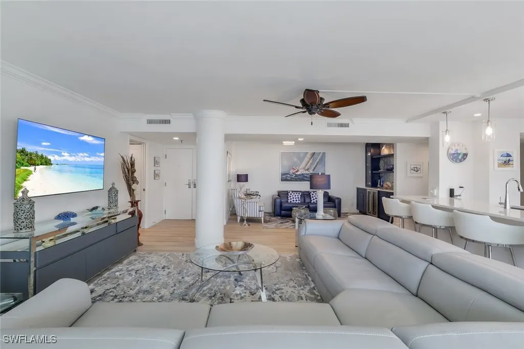 4041 Gulf Shore Boulevard N Naples FL 34103