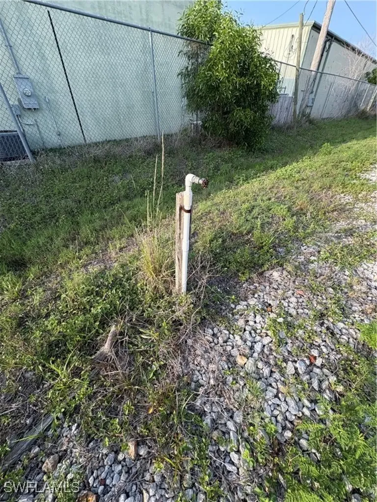 2513 NE 9th Avenue Cape Coral FL 33909