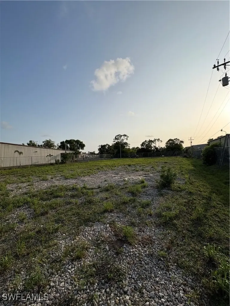 2513 NE 9th Avenue Cape Coral FL 33909