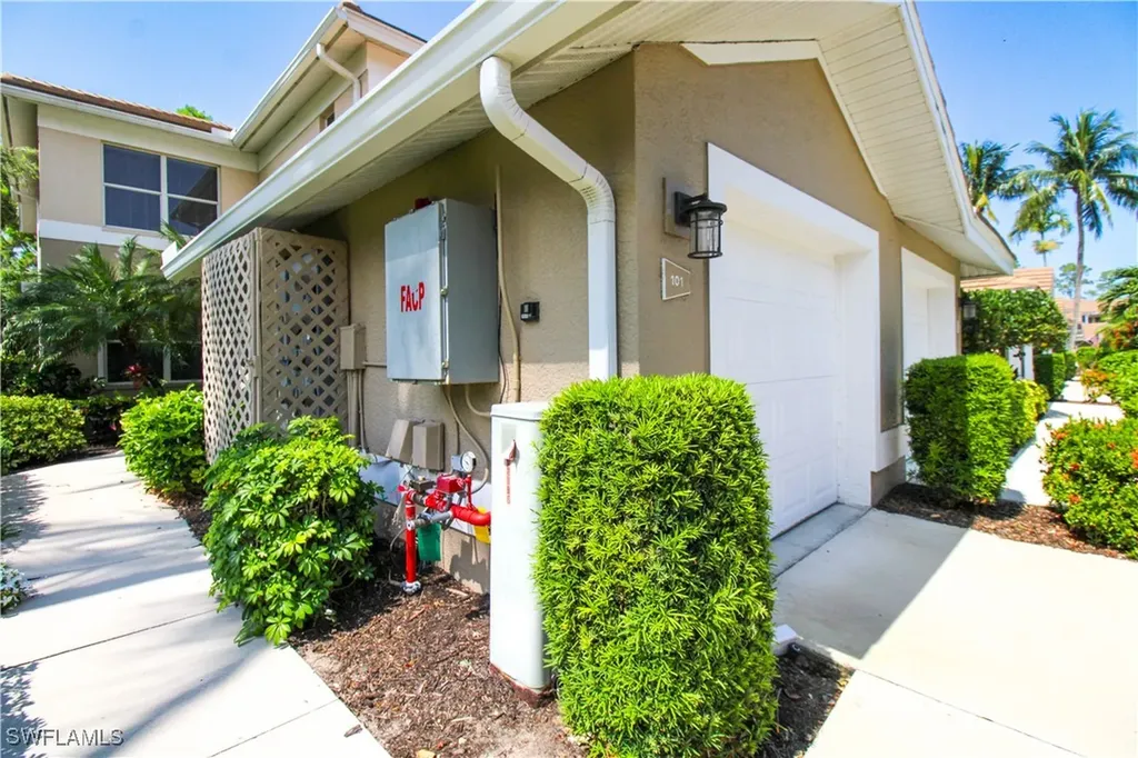 817 Carrick Bend Circle Naples FL 34110