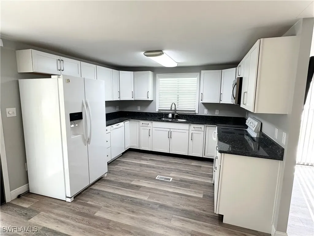 16091 Siesta Drive Fort Myers FL 33908