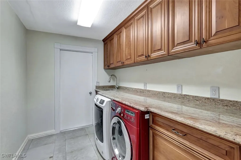 5012 SW 8th Place Cape Coral FL 33914